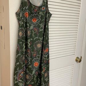 super cute light floral dress!!